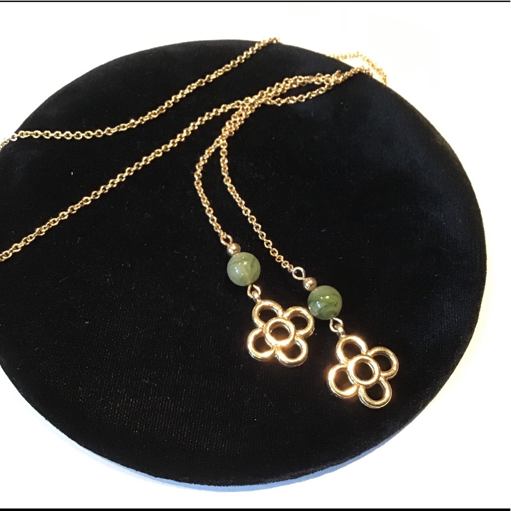 Long pendant chain tie